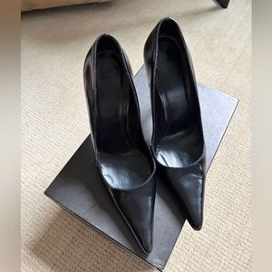 Vintage Gucci Classic Pointed-Toe Black Leather Pumps